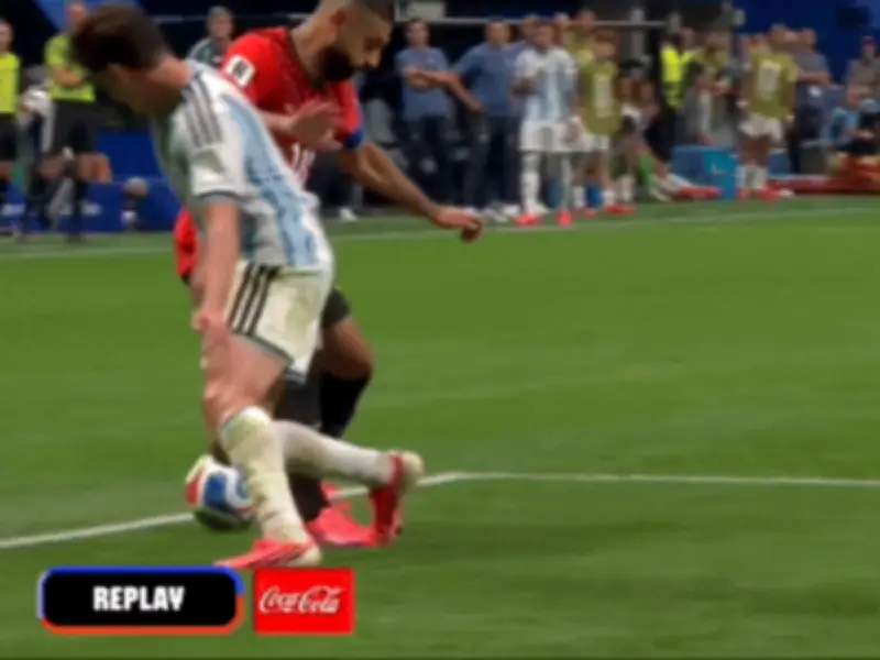 Tranh cãi trọng tài: Hai pha bóng then chốt ở trận Argentina - Ai Cập