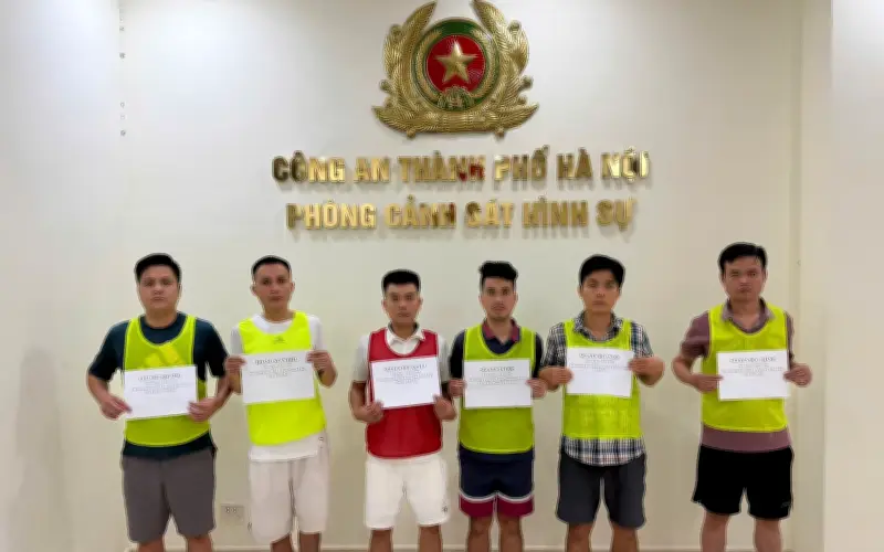 Triệt phá đường dây cá độ bóng đá quy mô lớn qua trang web tại Hà Nội