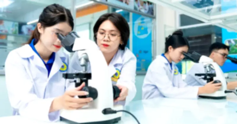 Trường ĐH Công nghệ TP.HCM công bố điểm sàn 2026, ngành y khoa cao nhất 23 điểm