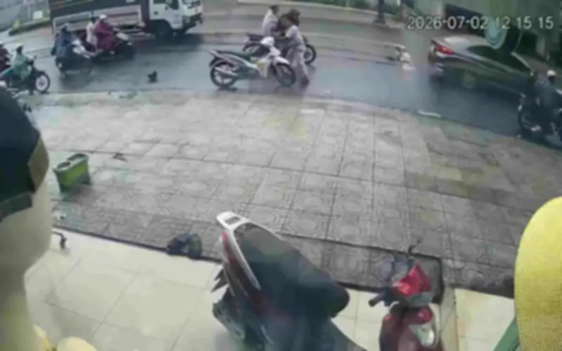 Truy bắt đối tượng cướp xe máy giữa phố ở Bảo Lộc, dương tính ma túy
