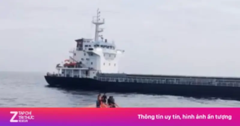 Tàu cá chìm sau va chạm với tàu hàng, 1 người tử vong