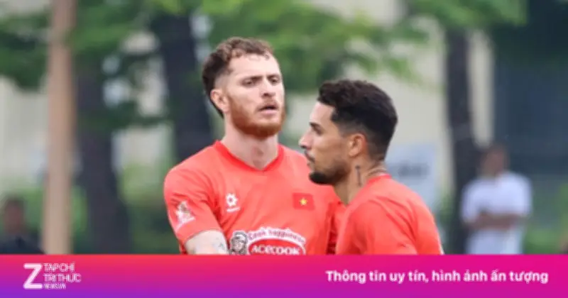 Tuyển Việt Nam lần đầu dùng 3 cầu thủ nhập tịch trong trận thắng 6-0