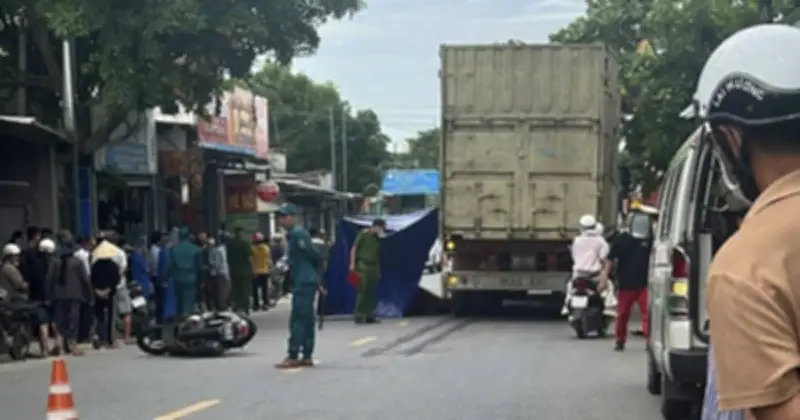 Va chạm giữa 2 xe máy và xe đầu kéo tại Quảng Ngãi, 1 phụ nữ tử vong