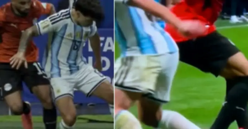 VAR gây tranh cãi khi cứu Argentina trước Ai Cập