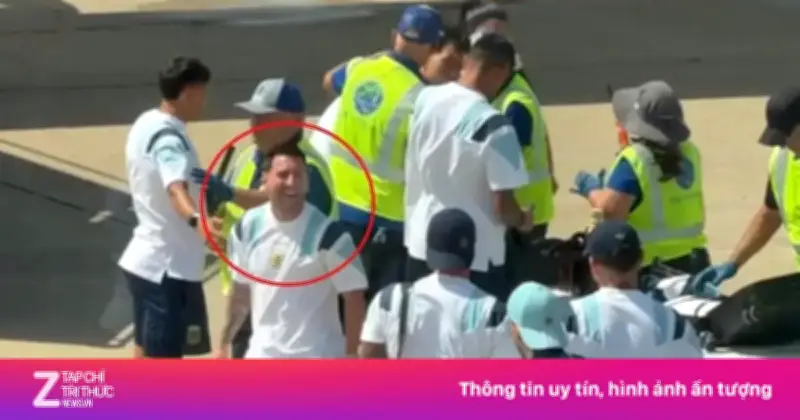Video khoảnh khắc gây sốt của Messi khi kiểm tra an ninh