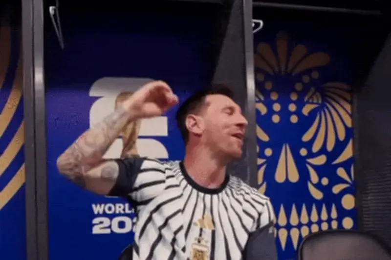 Video màn ăn mừng vì Messi trong phòng thay đồ tuyển Argentina