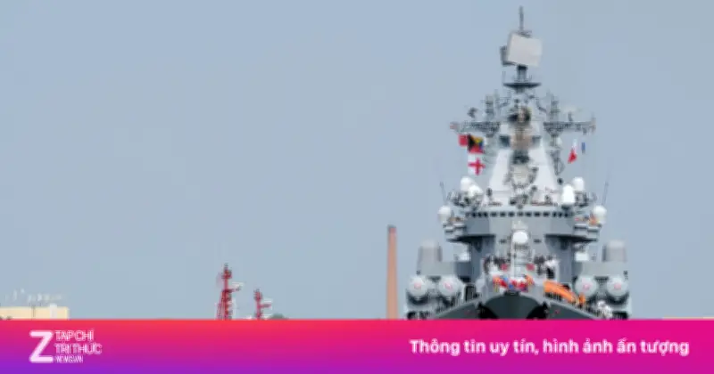 Video tàu chiến Nga cập cảng Trung Quốc chuẩn bị tập trận chung