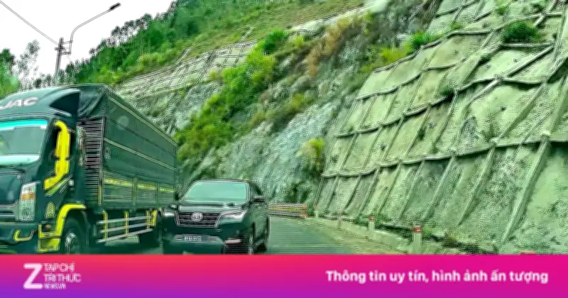 Xử lý tài xế xe biển xanh vượt ẩu trên đèo An Khê tại Gia Lai