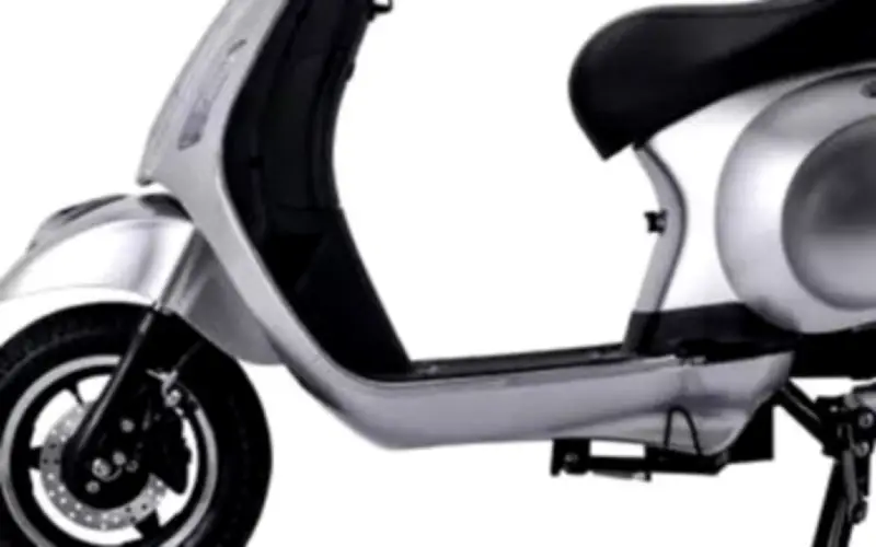 Xe máy điện giá dưới 19 triệu đồng chạy gần 200 km, sạc nhanh, không cần bằng lái