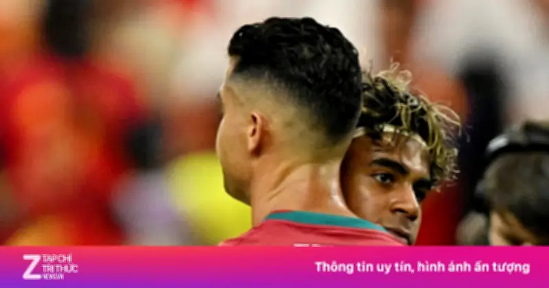 Yamal ôm an ủi Ronaldo sau trận thua ở World Cup 2026