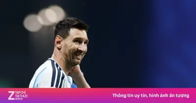 Argentina 0-1 Ai Cập: VAR cứu Messi, đội bóng của Salah thắng sốc