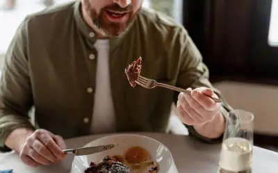 Bác sĩ ung thư: Nguy cơ ung thư nằm trong tầm kiểm soát, hạn chế 2 thứ này