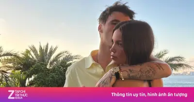 Bạn gái Cruz Beckham khoe sẹo lưng sau 2 năm phẫu thuật cột sống