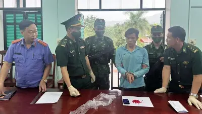 Bắt đối tượng người Lào tàng trữ ma túy tại biên giới Thanh Hóa