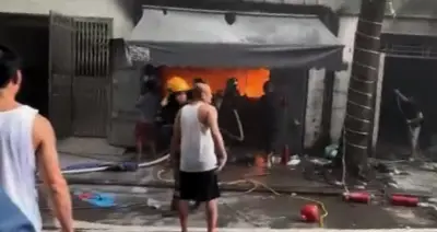 Cháy biệt thự tại khu đô thị Văn Phú, Hà Nội, nghi có người mắc kẹt