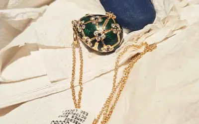 Cảnh sát New Zealand thu hồi mặt dây chuyền Fabergé bị nuốt trộm trị giá 19.000 USD