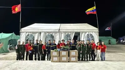 Đại sứ Việt Nam tại Venezuela thăm hỏi, động viên đoàn cứu hộ