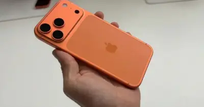 iPhone 17 Pro Max màu Cam Vũ Trụ bị chôn 250 năm trong hộp thời gian