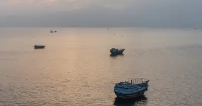 Iran phóng tên lửa tấn công tàu thương mại ở eo biển Hormuz, ông Trump đe dọa đáp trả