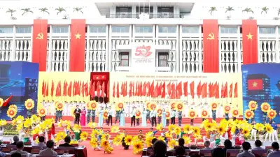 Kỷ niệm 50 năm TP.HCM mang tên Bác: Khát vọng vươn lên