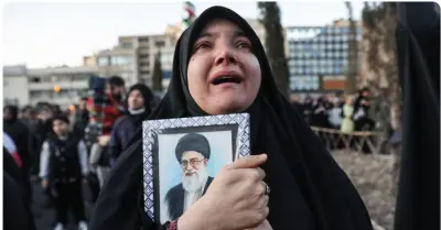 Mỹ-Iran đình chỉ đàm phán một tuần vì tang lễ ông Khamenei