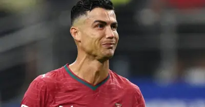 Ronaldo nghẹn ngào bật khóc chia tay World Cup sau thất bại của Bồ Đào Nha