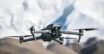 Từ 1/7/2026: Người điều khiển flycam bắt buộc có chứng chỉ và đăng ký bay