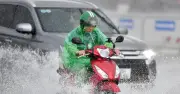 Bão số 1 đổ bộ, Hà Nội và miền Bắc đón mưa lớn diện rộng