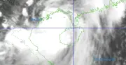 Bão số 1 Maysak lệch hướng, ba tỉnh hứng mưa lớn cấp tập