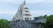 Độc đáo thủy cung trong con tàu 'hóa thạch' giữa vịnh Nha Trang