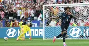 FIFA đề xuất đổi cách tung đồng xu trước loạt luân lưu nhưng bị từ chối