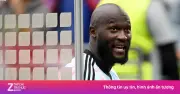 Lukaku gây xúc động khi an ủi cầu thủ Senegal sau trận thua Bỉ