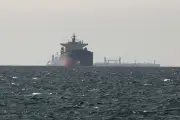 Mỹ tấn công Iran sau vụ tàu thương mại bị nhắm mục tiêu tại eo biển Hormuz