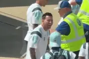 Messi bật cười gây sốt khi kiểm tra an ninh tại sân bay Miami