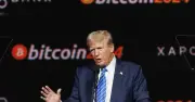 Ông Trump ủng hộ tiền điện tử, Bitcoin phục hồi gần 63.500 USD