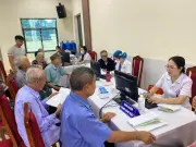 Người dân Hà Nội phấn khởi được khám sức khỏe miễn phí ngay gần nhà