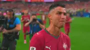 Ronaldo khóc nức nở chia tay World Cup sau thất bại trước Tây Ban Nha