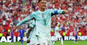 Ronaldo lần đầu ghi bàn ở vòng knock-out World Cup, sau đó bị thay ra
