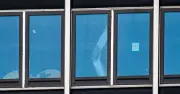 Sơ tán khẩn một dãy phố Manhattan vì tòa nhà 37 tầng nguy cơ sập