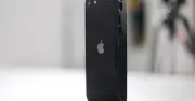 Sinh viên Việt chế tạo iPhone SE 3 pin 6.500mAh, bộ nhớ 512GB