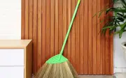 Đặt bàn thờ gia tiên ở đâu trong nhà để gia đạo bình an, không lo hao tài?