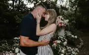 Taylor Swift chính thức kết hôn với Travis Kelce