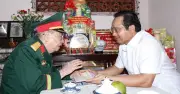 TP.HCM tặng quà người có công, hộ nghèo dịp 50 năm thành phố mang tên Bác
