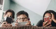 Trẻ em Việt Nam dùng Internet sớm hơn 4 năm so với thế giới
