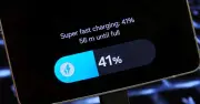Tắt ngay cài đặt này trên Galaxy để sạc nhanh hơn, tránh lãng phí củ sạc 45W