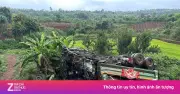 Xe tải tông gãy lan can cầu Ia Rơ Nhing, lao xuống vực sâu 15m